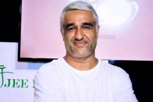 پژمان جمشیدی از اتهام تجاوز تبرئه شده است /جمشیدی به اتهام ارتباط نامشروع به تحمل ۹۹ ضربه شلاق محکوم شد