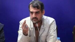 دغدغه و اندوه نماینده پایداری در میانه جنگ: نمی‌خواهم کام انقلابی‌ها را تلخ کنم اما مثل نبویان، در انتخابات هیات رئیسه رای نیاوردم!