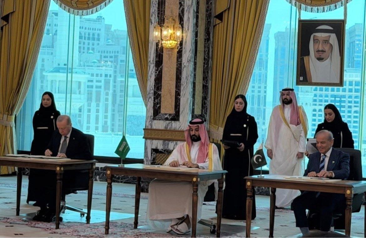 ادبیات عجیب کیهان: اردوغان و شهباز شریف مثل روباه مکار و گربه نره بن سلمان را سرکیسه کردند!