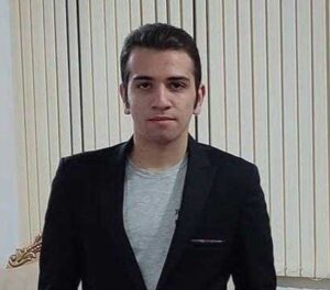 خبرنگار تبریزی: آقای حیدری، خودتان چقدر حقوق می‌گیرید که پاداش ۱۴۰ میلیاردی را ناچیز می‌دانید؟